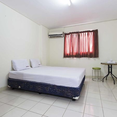 Reddoorz Apartment @ Pulo Gadung Jacarta Exterior foto