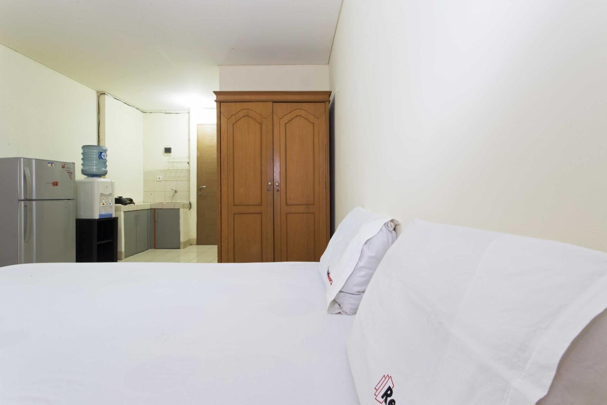 Reddoorz Apartment @ Pulo Gadung Jacarta Exterior foto
