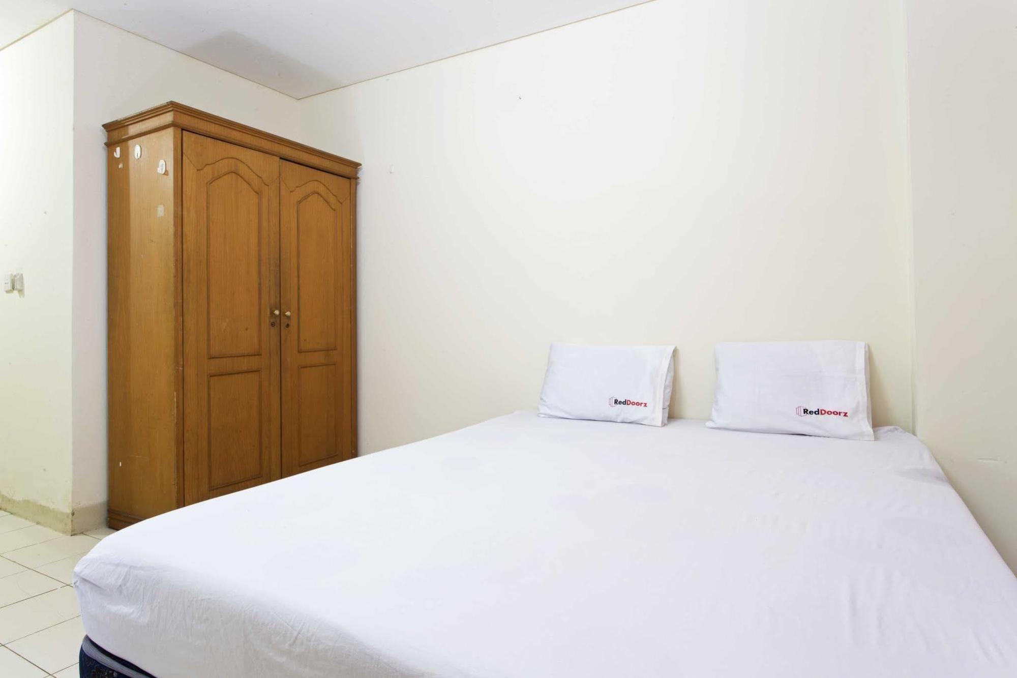 Reddoorz Apartment @ Pulo Gadung Jacarta Exterior foto