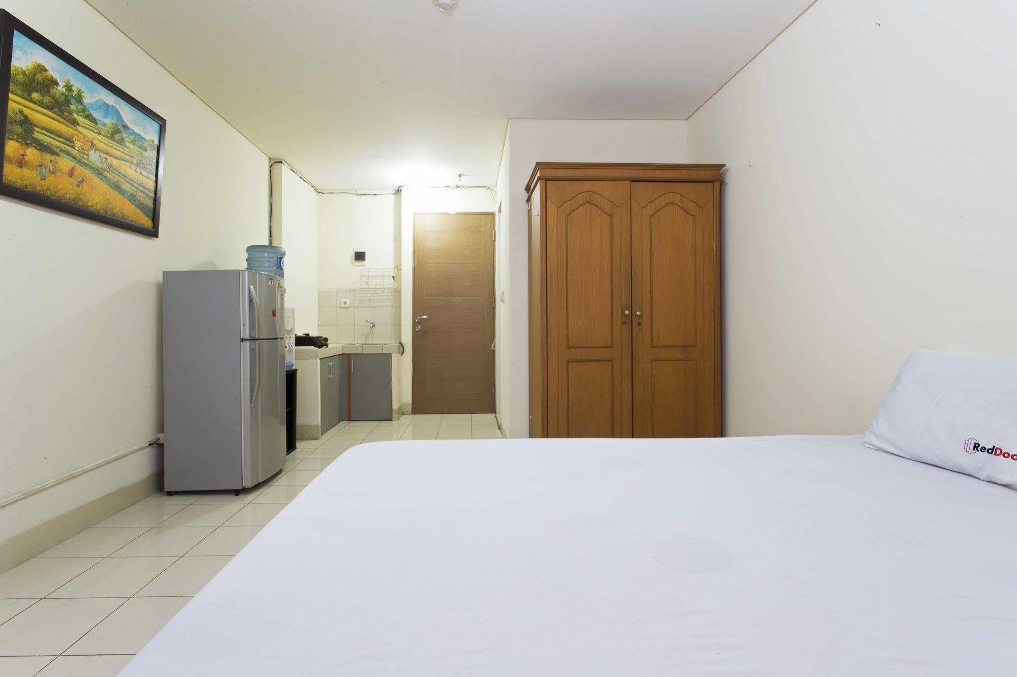 Reddoorz Apartment @ Pulo Gadung Jacarta Exterior foto